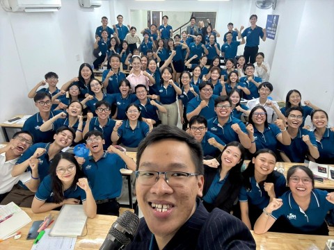 ZOOM CẬN CẢNH CUỘC THI 